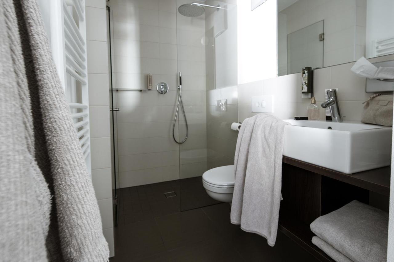 Hotel Weisses Kreuz Burgusio Bilik gambar