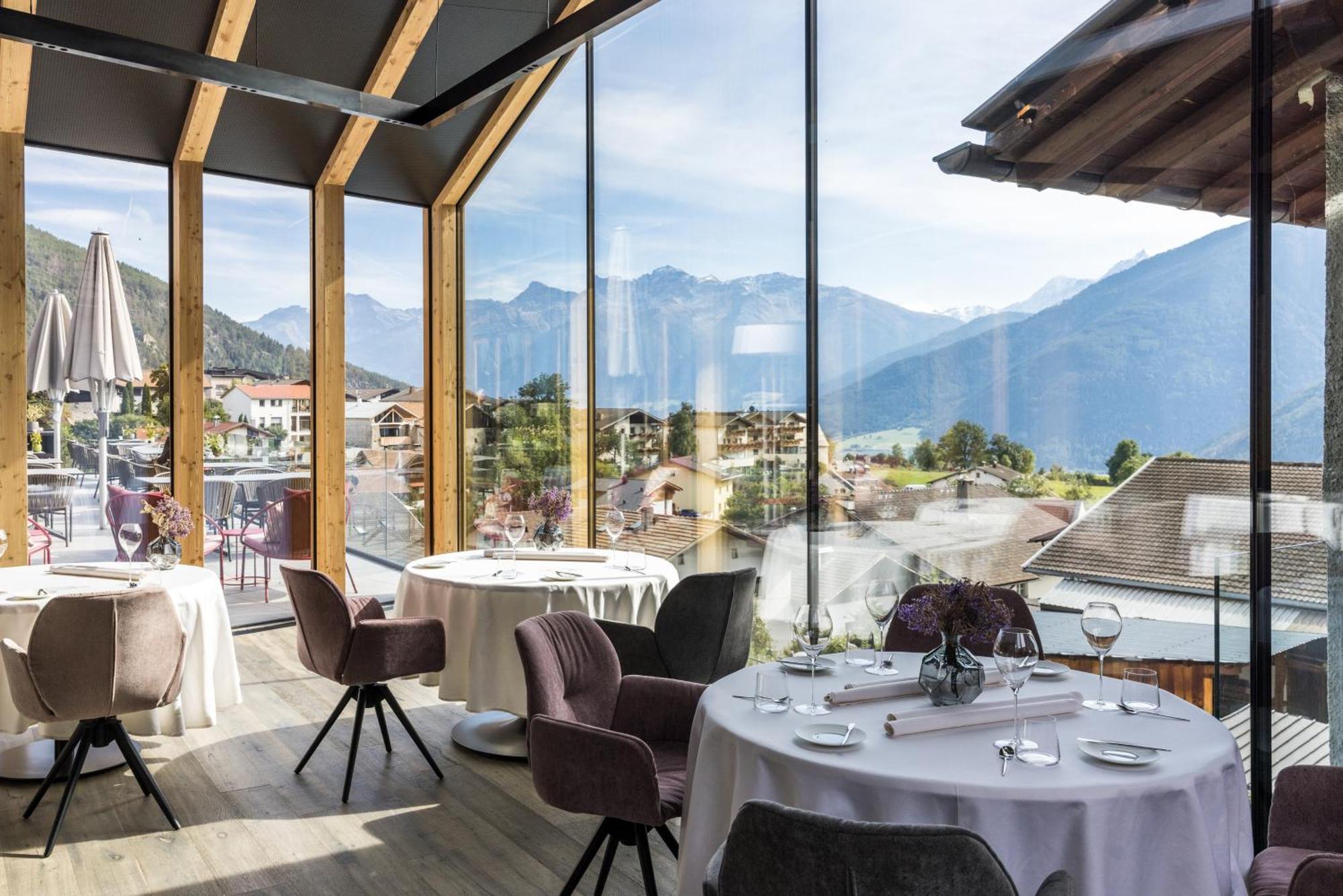 Hotel Weisses Kreuz Burgusio Luaran gambar