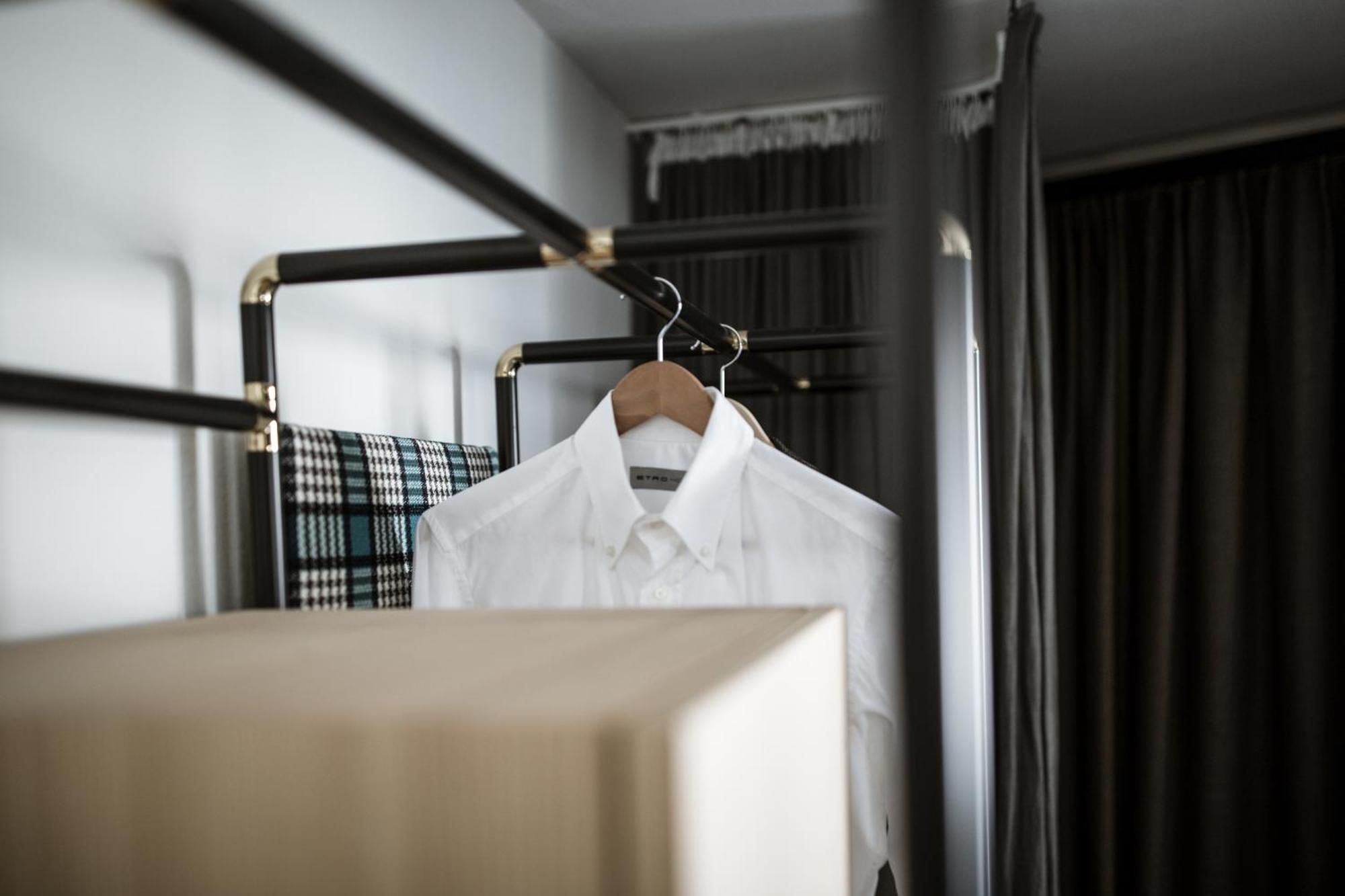 Hotel Weisses Kreuz Burgusio Bilik gambar