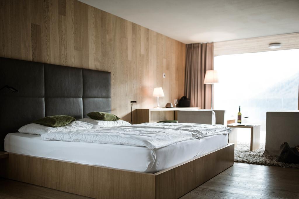 Hotel Weisses Kreuz Burgusio Luaran gambar