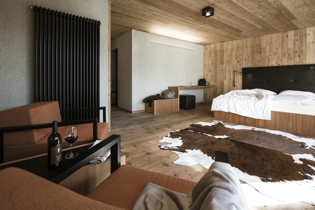 Hotel Weisses Kreuz Burgusio Luaran gambar