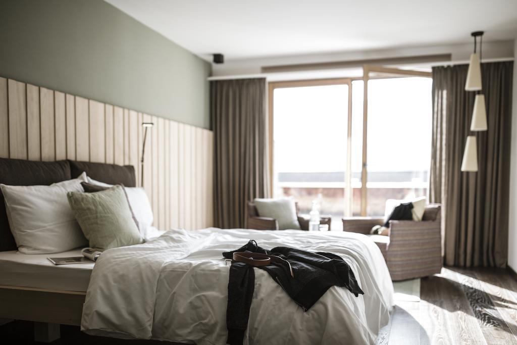 Hotel Weisses Kreuz Burgusio Bilik gambar