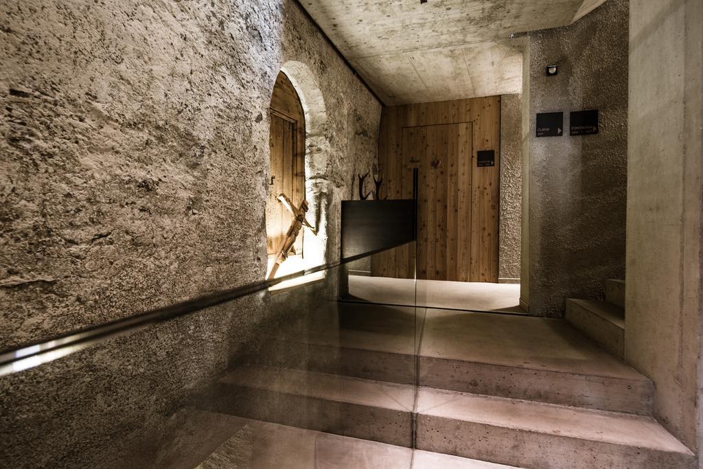 Hotel Weisses Kreuz Burgusio Luaran gambar